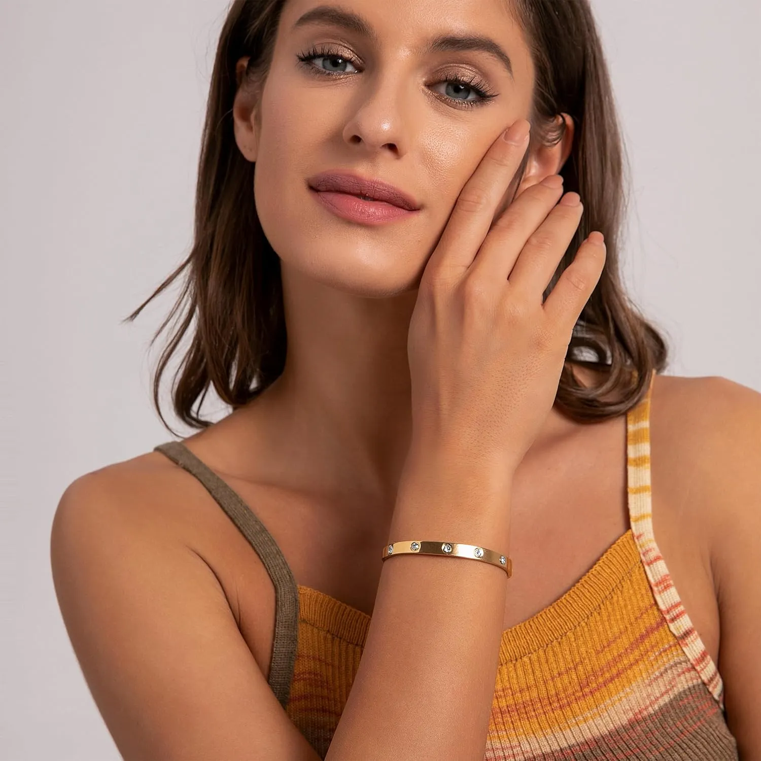 18K Gold Plated Bracelets for Women Love Bangle with Cubic Zirconia Crystal Friendship Bracelets for Women Fashion Simple Jewelry Gifts