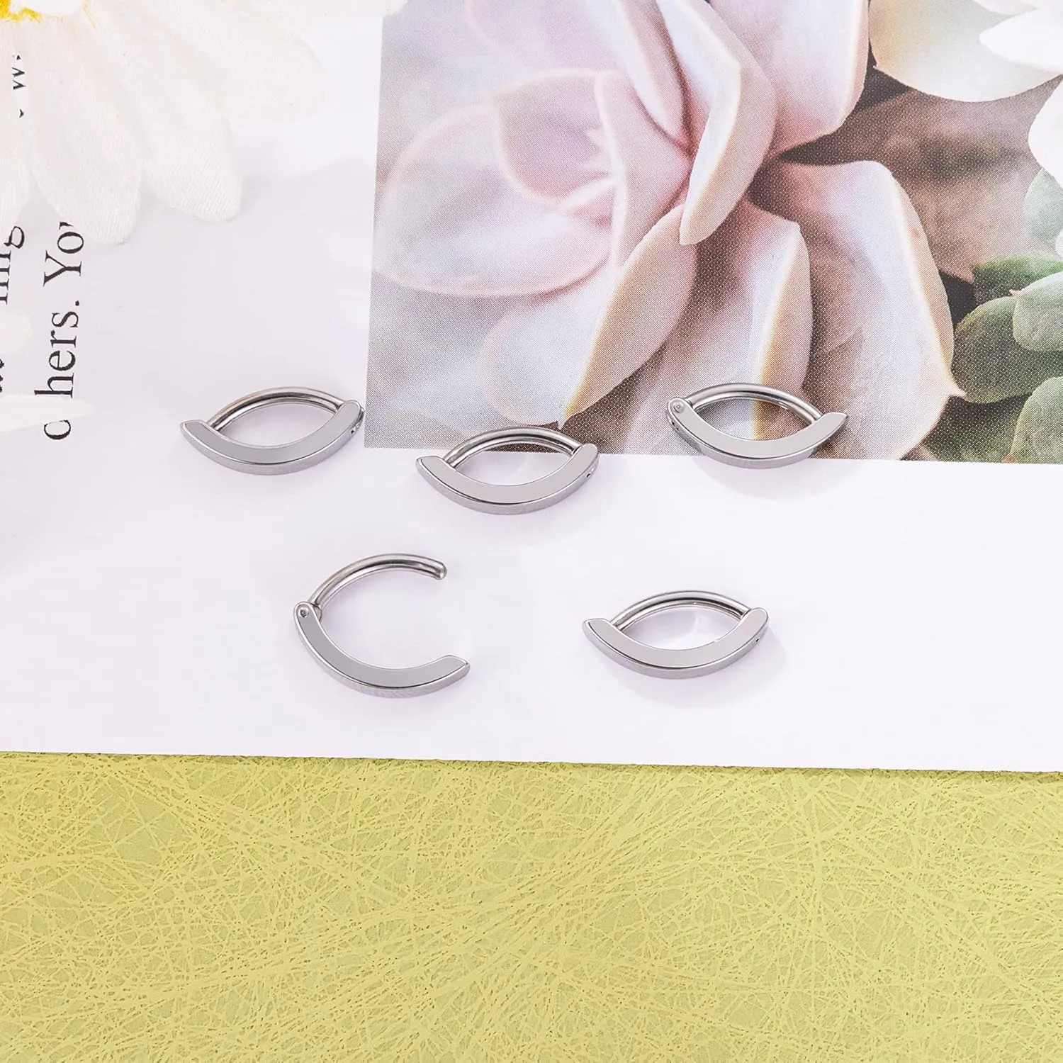5Pcs 14G Surgical Steel Clicker Belly Button Rings for Women Belly Rings Reverse Curved Navel Rings for Men Barbell Body Piercing Jewelry Set