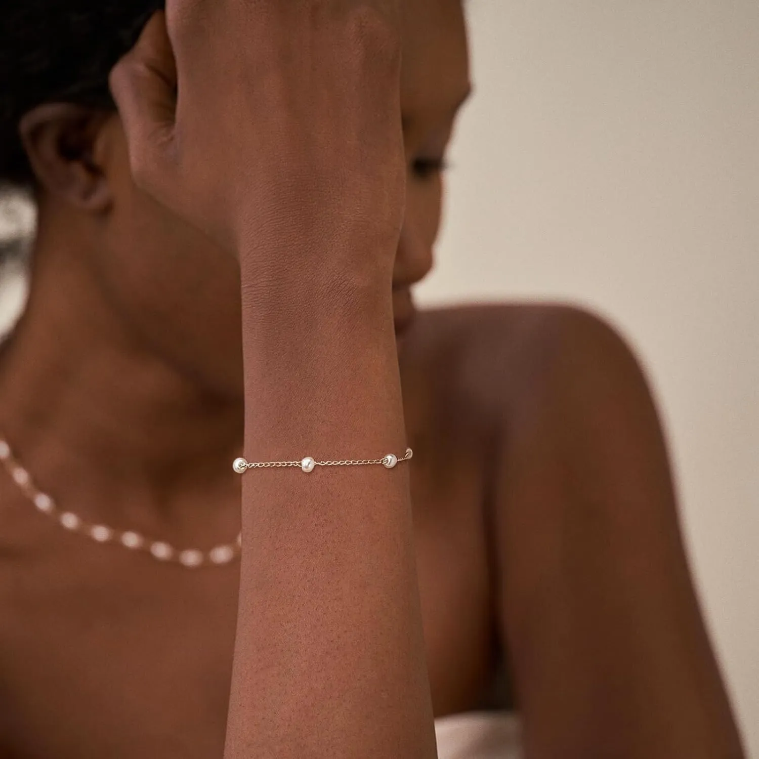 BERISO Gold/Silver Pearl Bracelets - 14K Gold Plated Dainty Pearls Beaded Chain Heart Bracelets