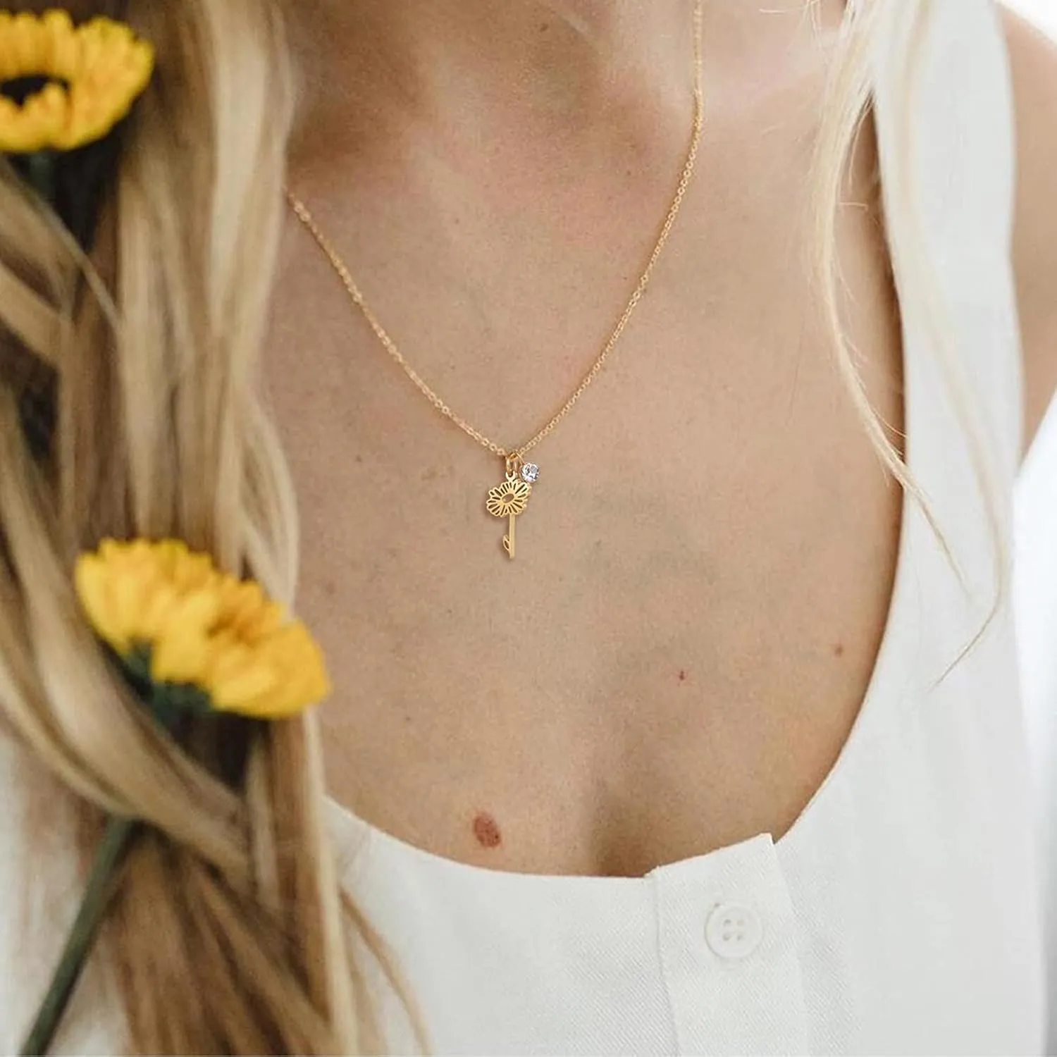 Birth Flower Necklaces Birthday Gifts for Women | 14K Gold Plated Birth Month Floral Birthstone Pendant Necklaces Wildflower Flowered Jewelry Gifts for Mom Friends