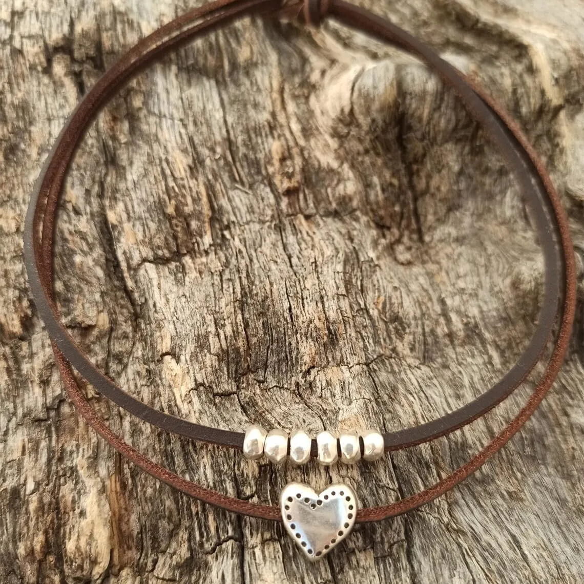 Boho Necklaces for Women Layered Leather Necklaces Suede Choker Necklace Vintage Bohemian Heart Necklace Turquoise Necklace Trendy Western Necklaces Jewelry Present