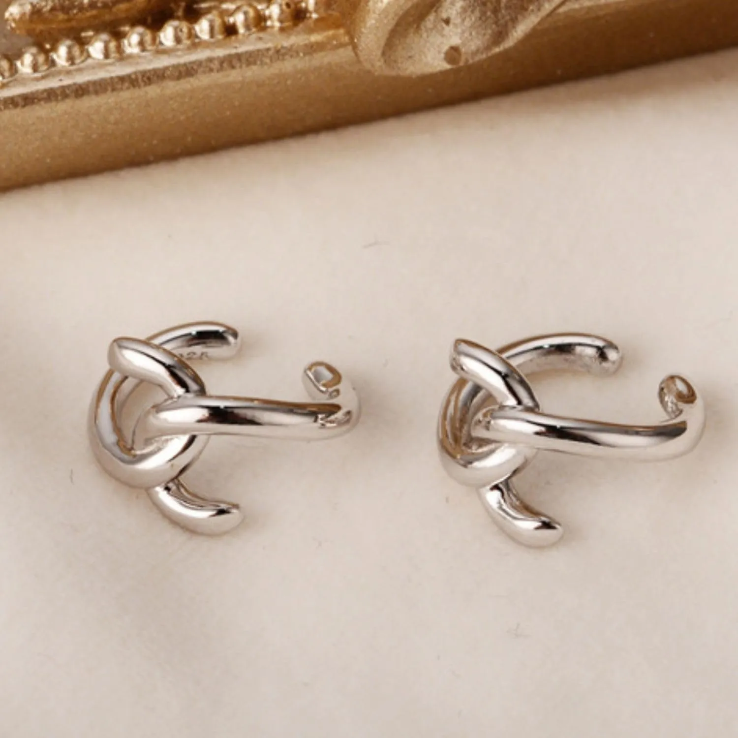 Distorted Sterling Silver Ear Cuff, No Piercing Minimalist Ear Clip, Unique Fake Earrings Simple Ear Cartilage Clip