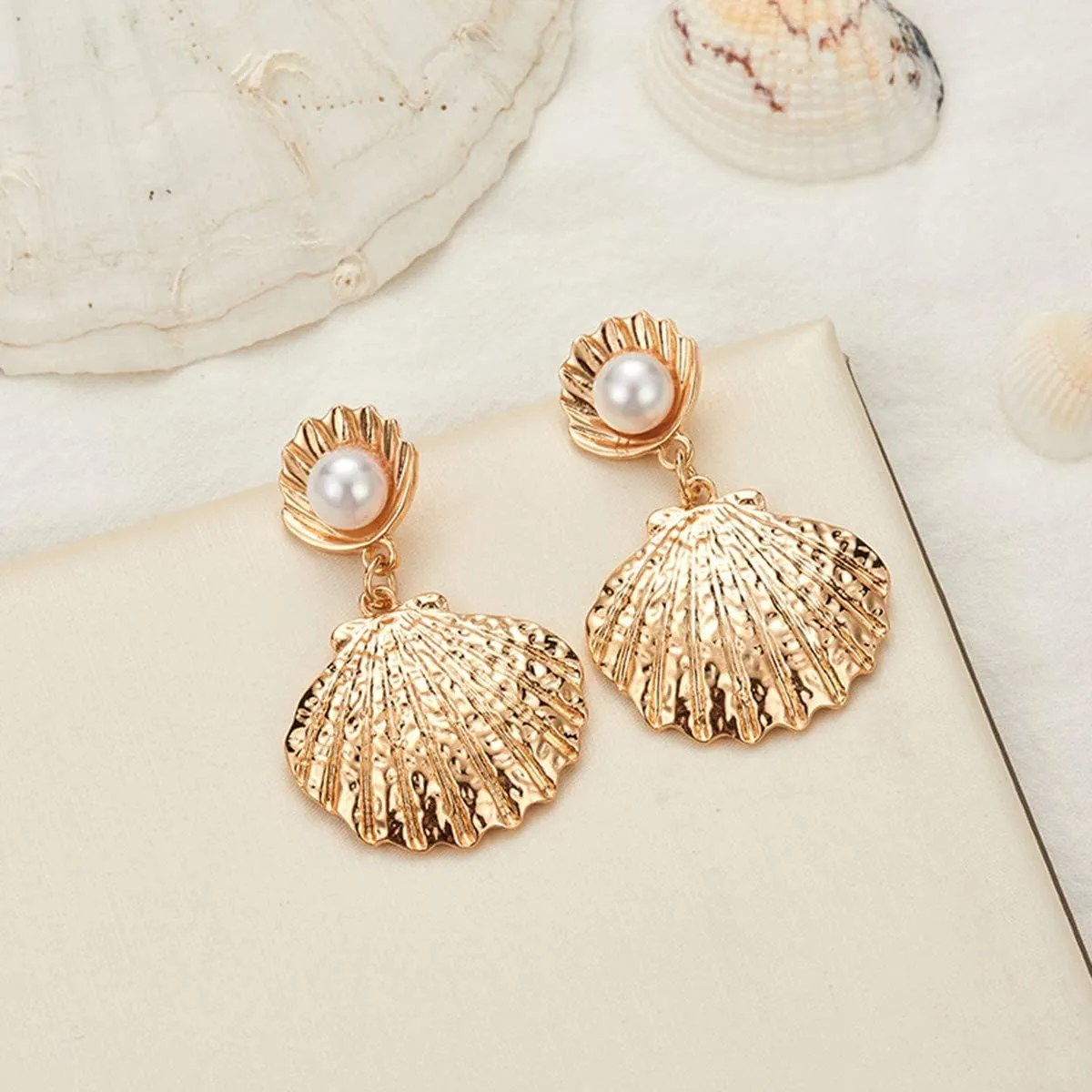 Doubnine Sea Shell Charm Cowrie Earrings Dangle Golden Mermaid Earrings Scallop Beach Retro Chic Women Ocean Jewelry