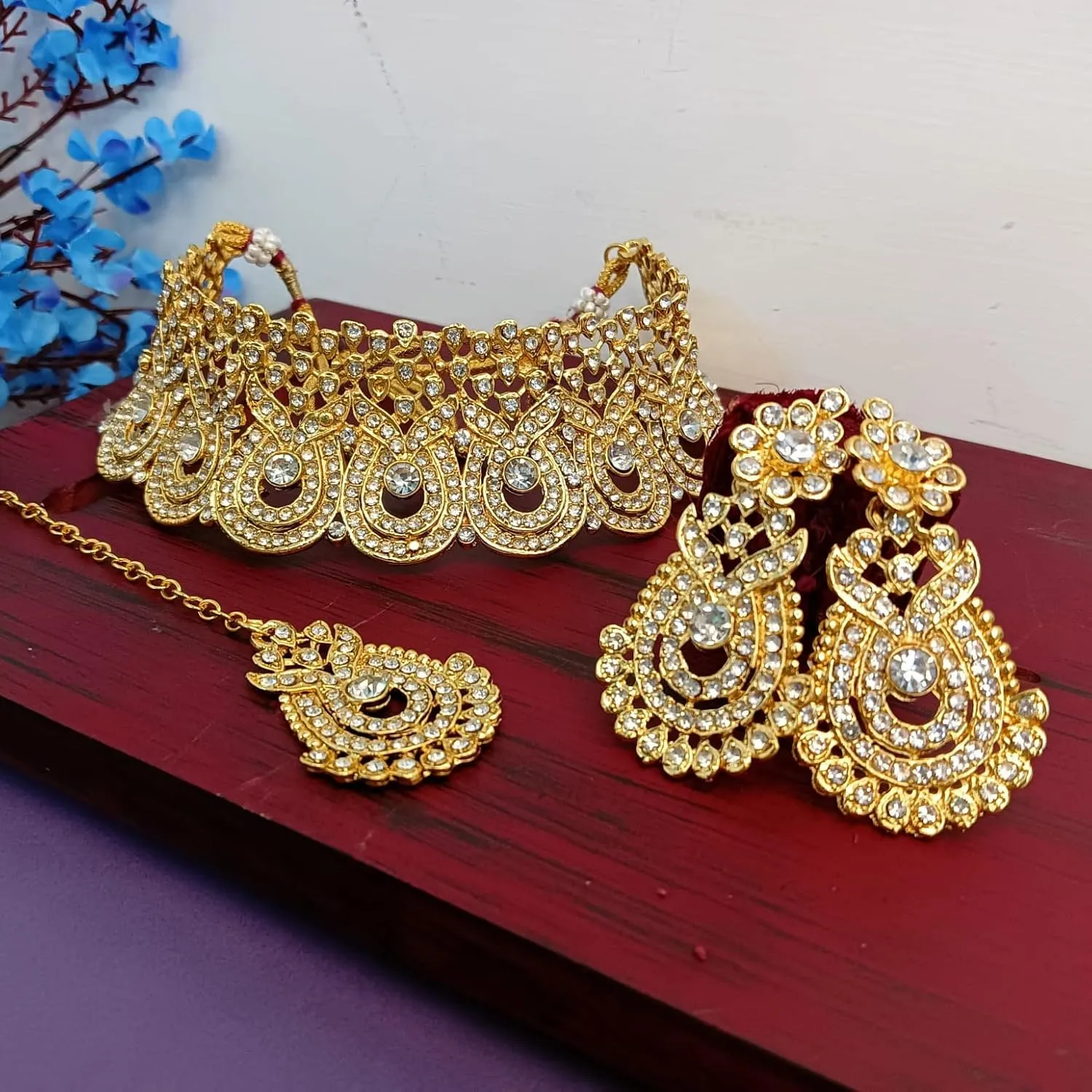 Efulgenz Crystal Indian Jewelry Set Rhinestone Crystal Choker Necklace Earrings Maang Tikka Set Wedding Bollywood Bridal Jewelry Set for Women