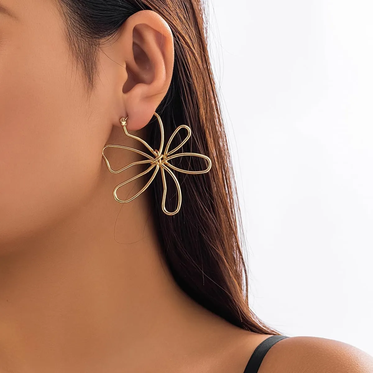 Gold Flower Earrings for Women,Trendy Gold Large Flower Earrings Floral Earrings Dangle Chunky Gold Statement Earrings Jewelry