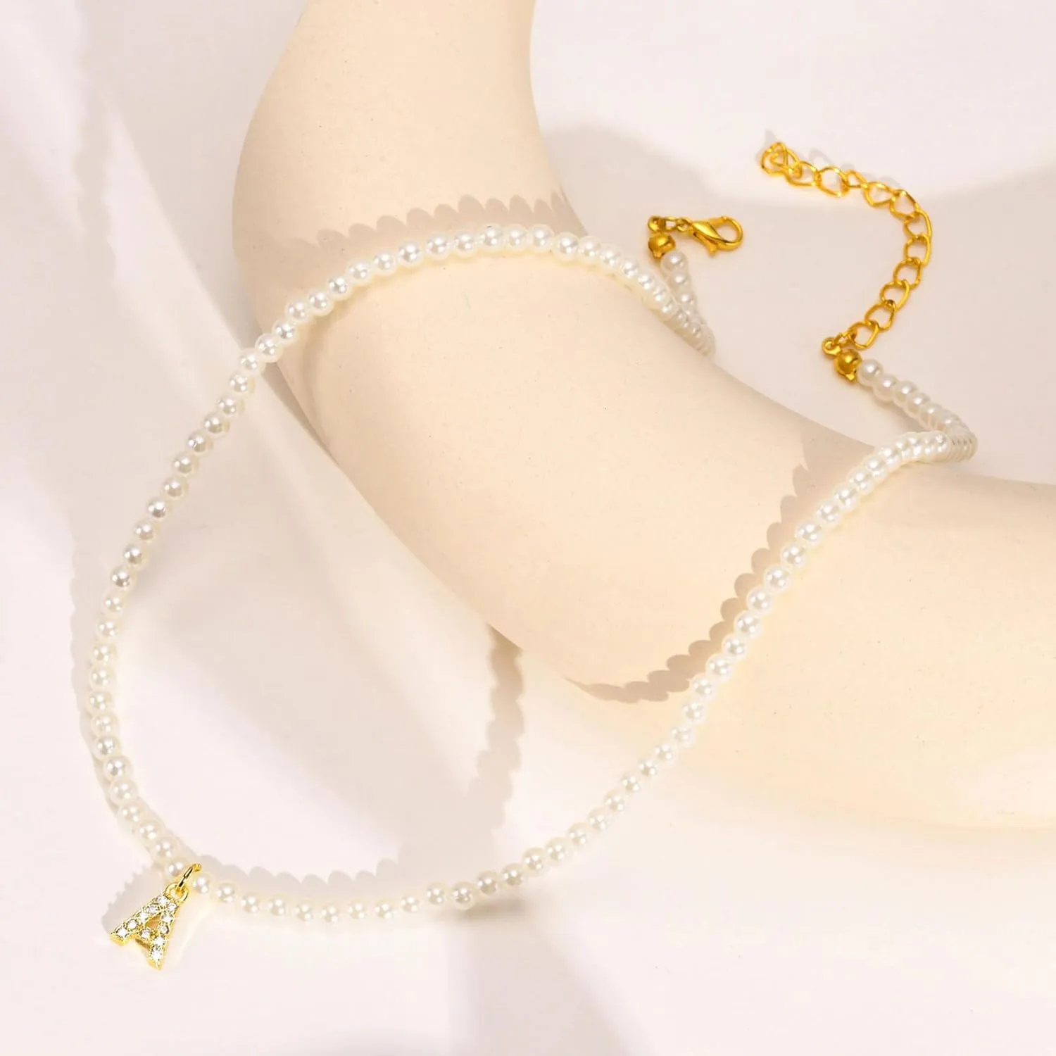 Gold Initial Necklaces for Women Pearl Choker Necklaces for Women Rhinestone Gold Letter Charm Necklace Alphabet Pendant Necklace Dainty Pearl Necklace Jewelry Gifts