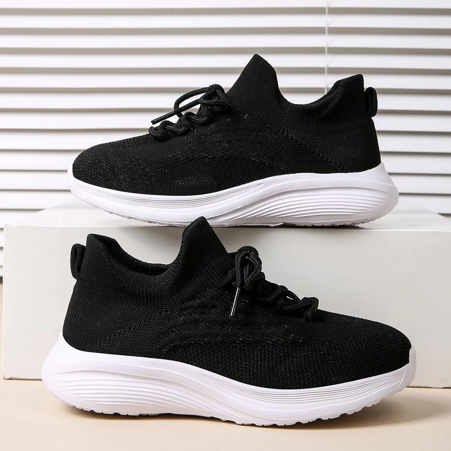 Kids Running Shoe Comfortable Lightweight Breathable Walking Shoes Lace-Up Sneakers Mesh Workout Casual Sports Barefoot