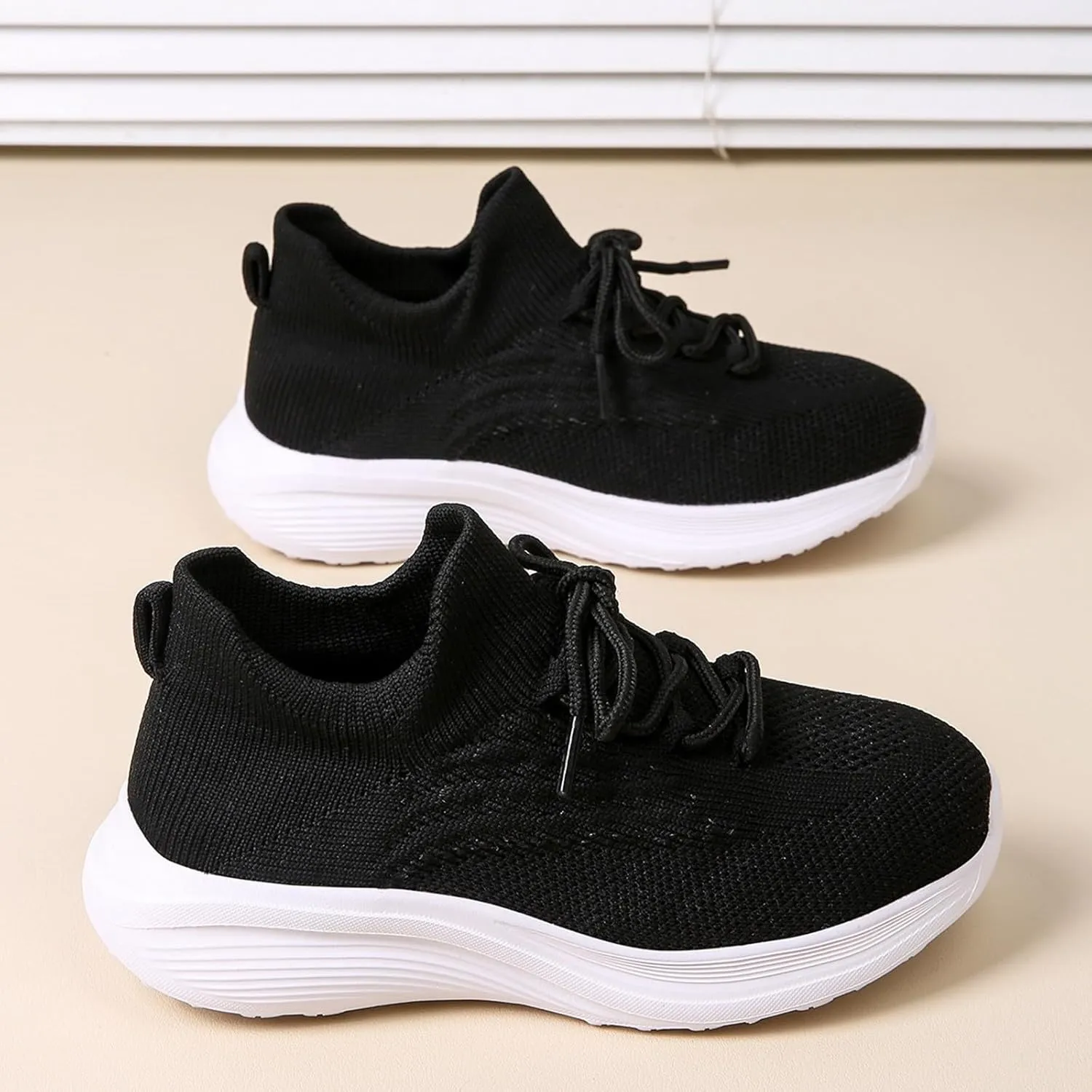Kids Running Shoe Comfortable Lightweight Breathable Walking Shoes Lace-Up Sneakers Mesh Workout Casual Sports Barefoot
