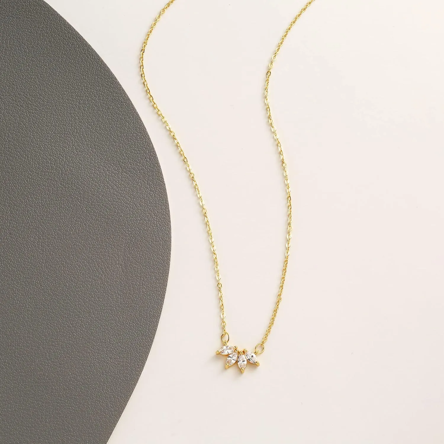 LEXODY Diamond Necklaces for Women, Dainty 14k Gold Plated Leaf Pendant Necklace Layered CZ Necklace Simple Choker Necklaces for Women Trendy Jewelry Gifts