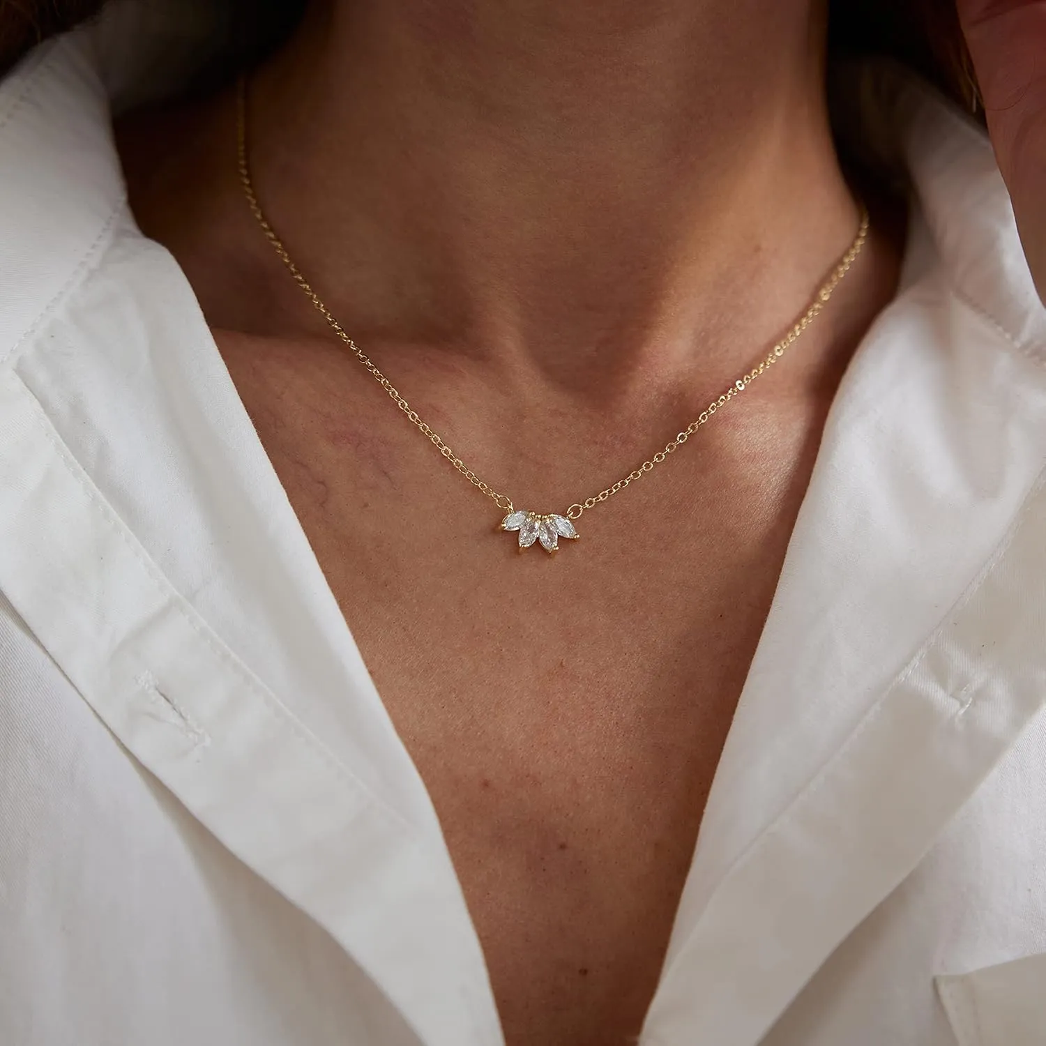 LEXODY Diamond Necklaces for Women, Dainty 14k Gold Plated Leaf Pendant Necklace Layered CZ Necklace Simple Choker Necklaces for Women Trendy Jewelry Gifts