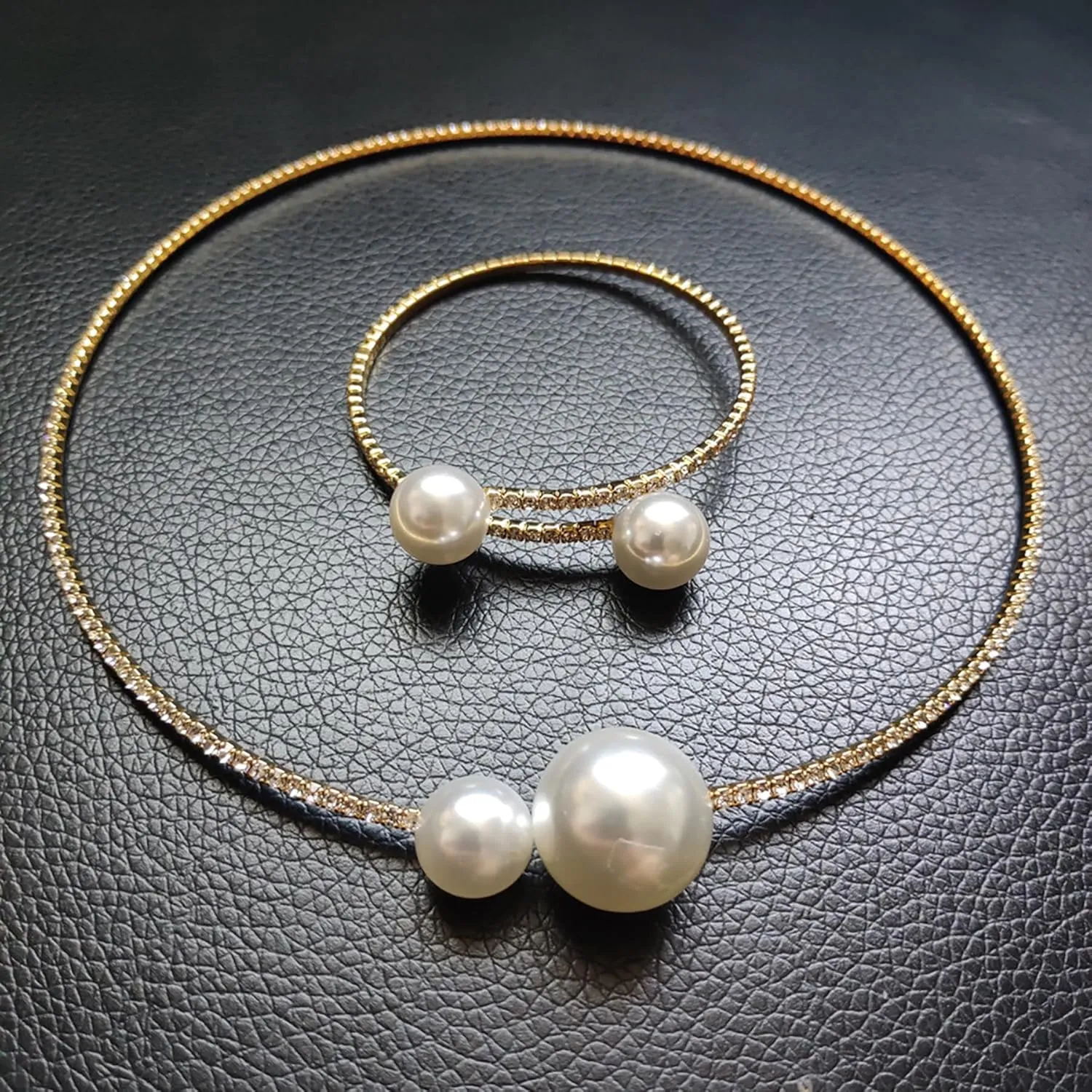 MUAYOUAUM Necklaces C2324 for Women Simulated Pearl Stretch