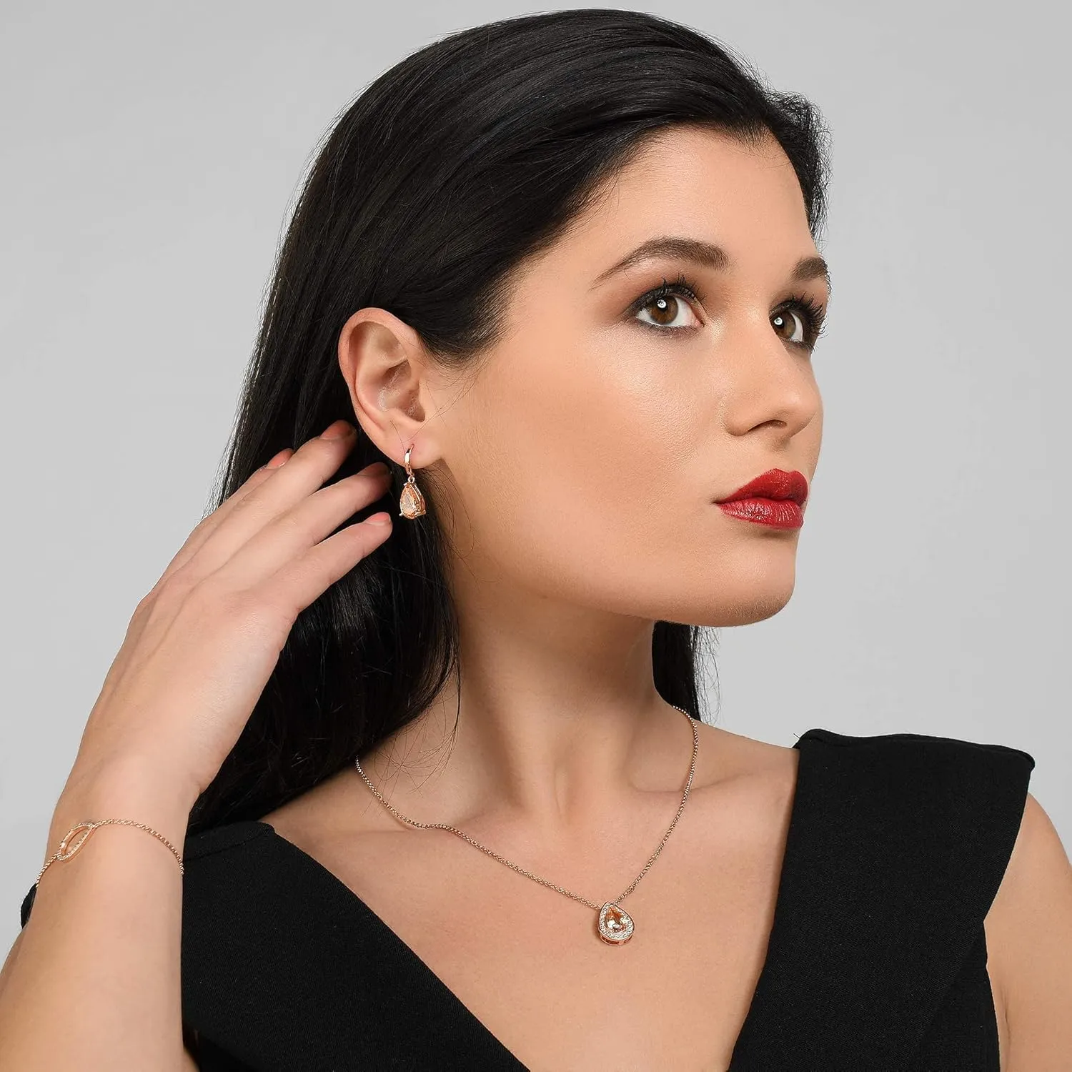 namana Teardrop Pendant Necklace for Women, Colorful Pendant Necklaces for Women with a Pear Shaped Gemstone, Coloured Gemstone Necklaces for Women with Gift Box.