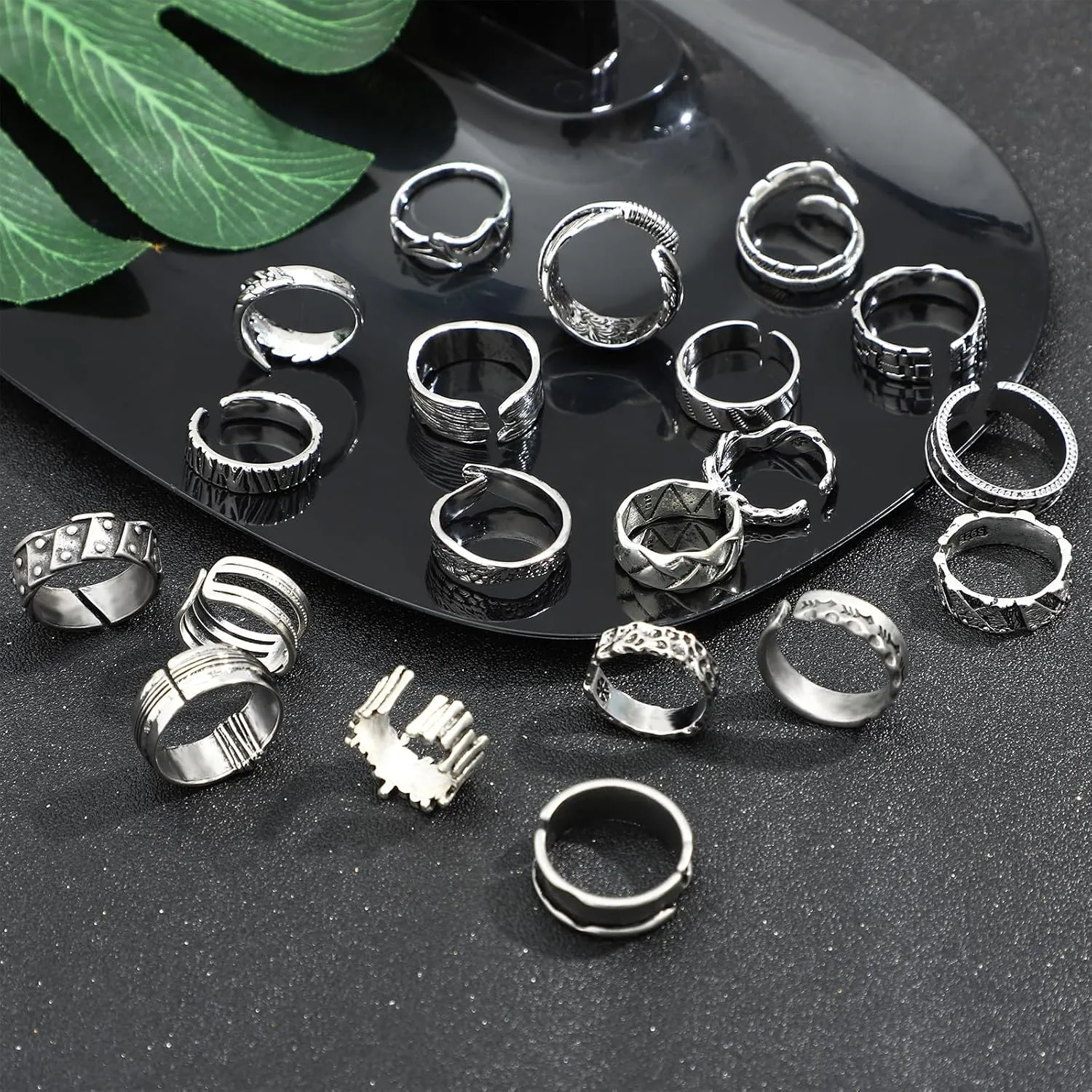 NEWITIN 20 Pieces Vintage Rings for Men Punk Ring Cool Gothic Ring Open Adjustable Silver Chunky Rings for Men Women