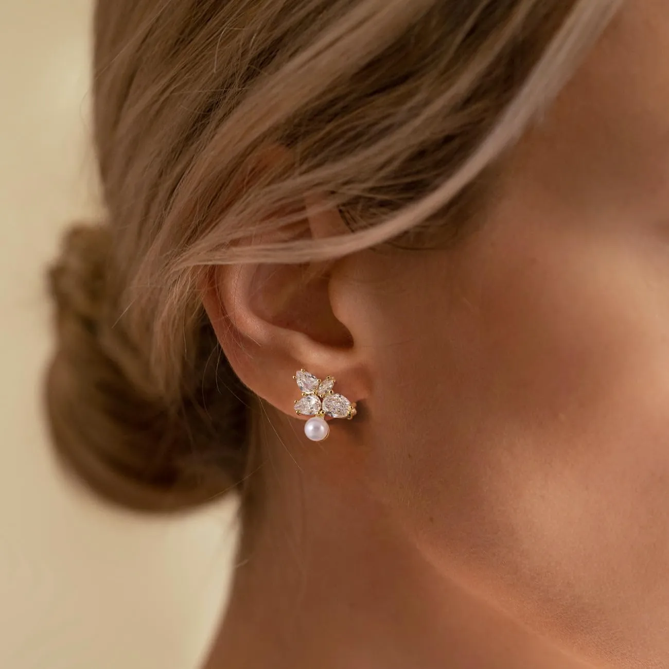 Pearl Earrings for Women Trendy, Dainty Gold Pearl Drop Earrings for Women 14k Gold/Silver Plated Small Pearl Dangle Earrings Cute CZ Gold Pearl Stud Earrings Gold Jewelry Wedding Earrings for Brides