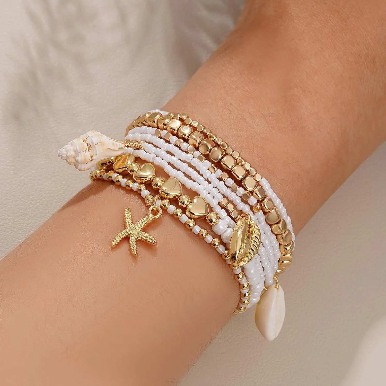 Shell Bracelet Boho Beaded Stretch Bracelets for Women Seashell Summer Beach Bracelets Starfish Charm Bracelet Stackable Gold Pearl Beads Bracelets for Women Jewelry Accessories Gifts