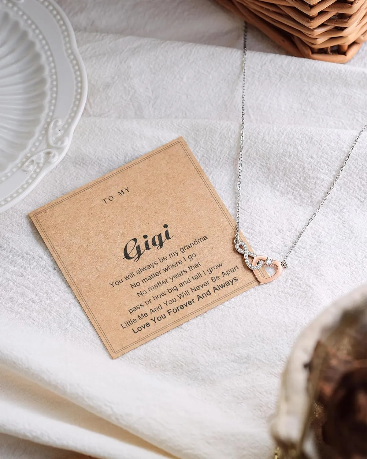 Shonyin Dainty Heart-felt Infinity Heart Necklace for Mother Daughter Girlfriend Soulmate Grandma Granddaughter Mother-in-law Friend Bonus Mom Bonus Daughter