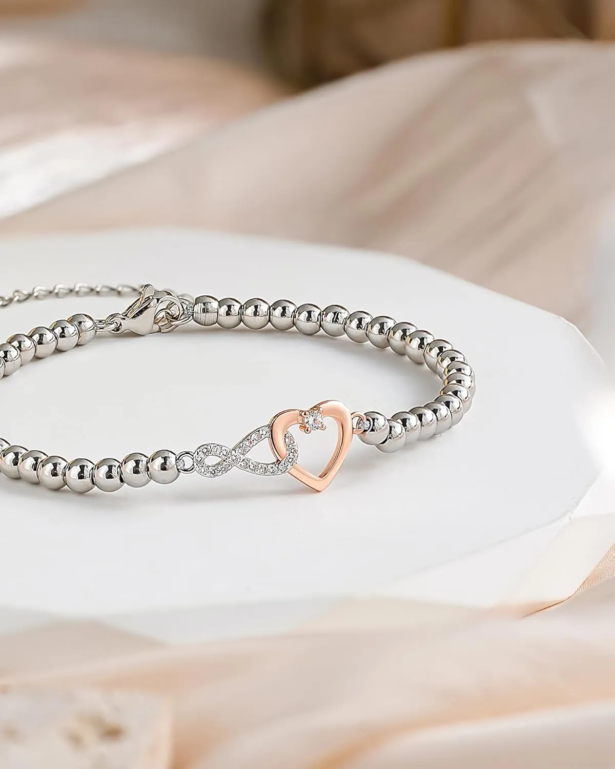 Shonyin Infinity Heart Bracelet for Women Girl Her, Mother Daughter Sister Girlfriend Wife Grandma Granddaughter Mother-in-law Aunt