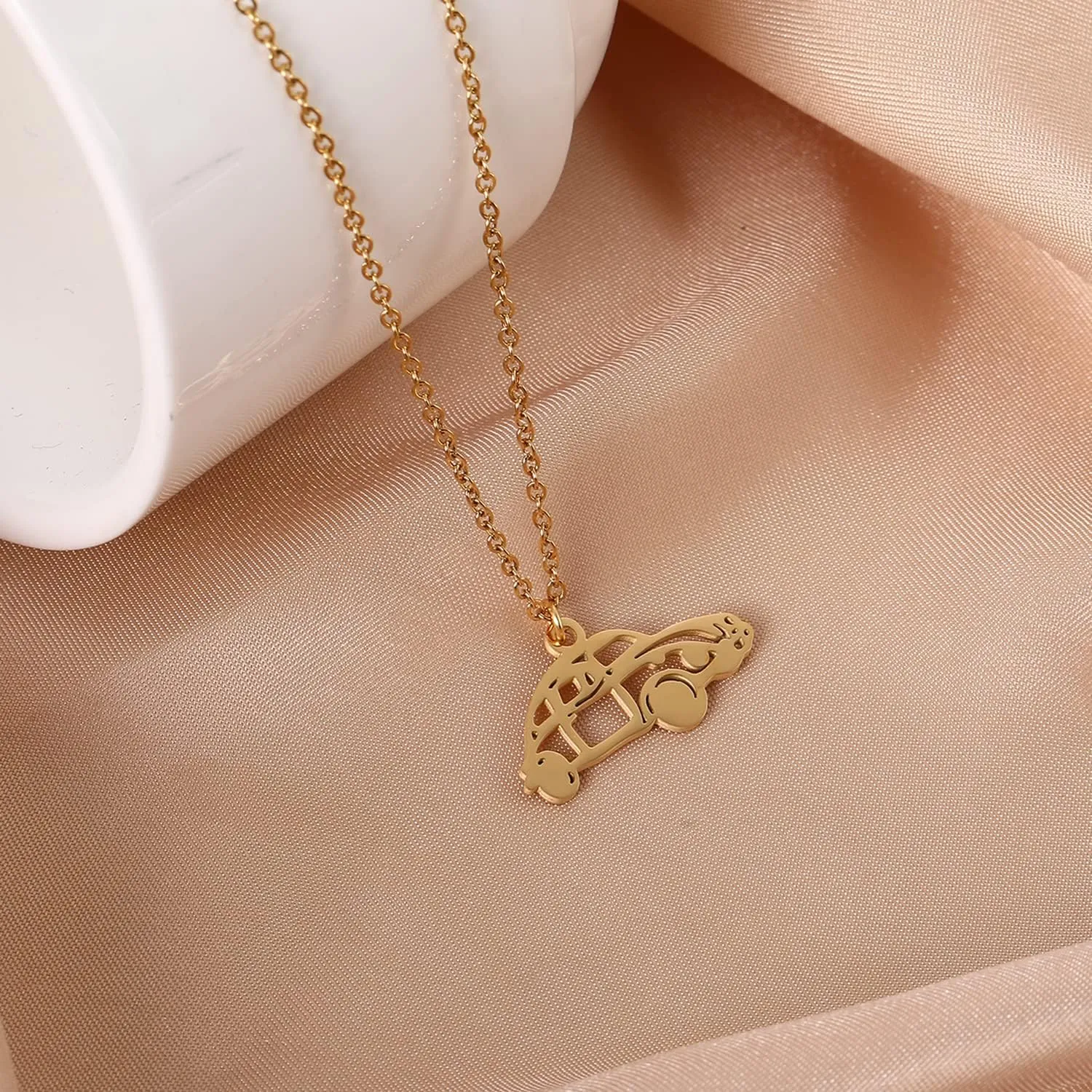 Stainless Steel Gold Steel Plating Lovely Car Pendant Necklace Custom Name Picture Necklace