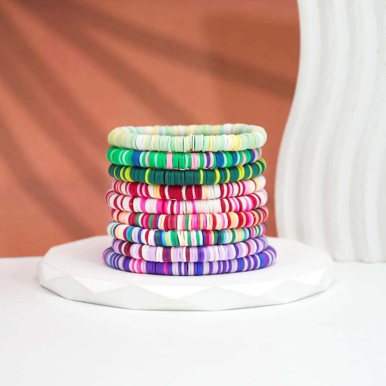 Surfer Heishi Clay Bead Bracelets for Women Pink Bohemian Stackable Stretch Beaded Bracelets Set Polymer Clay Bracelets Friendship Bracelets Preppy Bracelets Boho Summer Beach Jewelry for Women