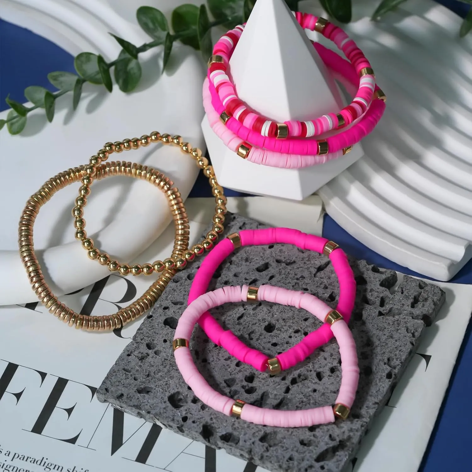 Surfer Heishi Clay Bead Bracelets for Women Pink Bohemian Stackable Stretch Beaded Bracelets Set Polymer Clay Bracelets Friendship Bracelets Preppy Bracelets Boho Summer Beach Jewelry for Women