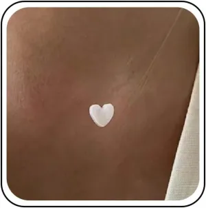 Vintage Tiny Acrylic heart Pendant Necklace Invisible Heart Choker Necklaces Silver Transparent Chain Necklaces Thin Fishing Line Necklace Chain Jewelry for Women
