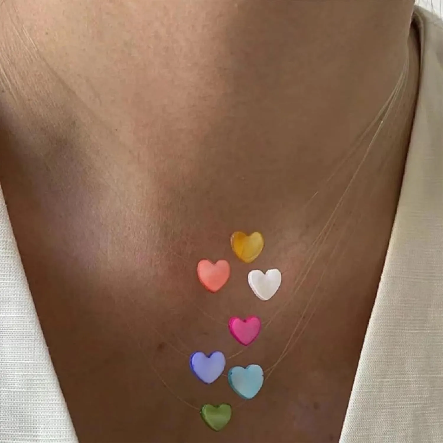 Vintage Tiny Acrylic heart Pendant Necklace Invisible Heart Choker Necklaces Silver Transparent Chain Necklaces Thin Fishing Line Necklace Chain Jewelry for Women